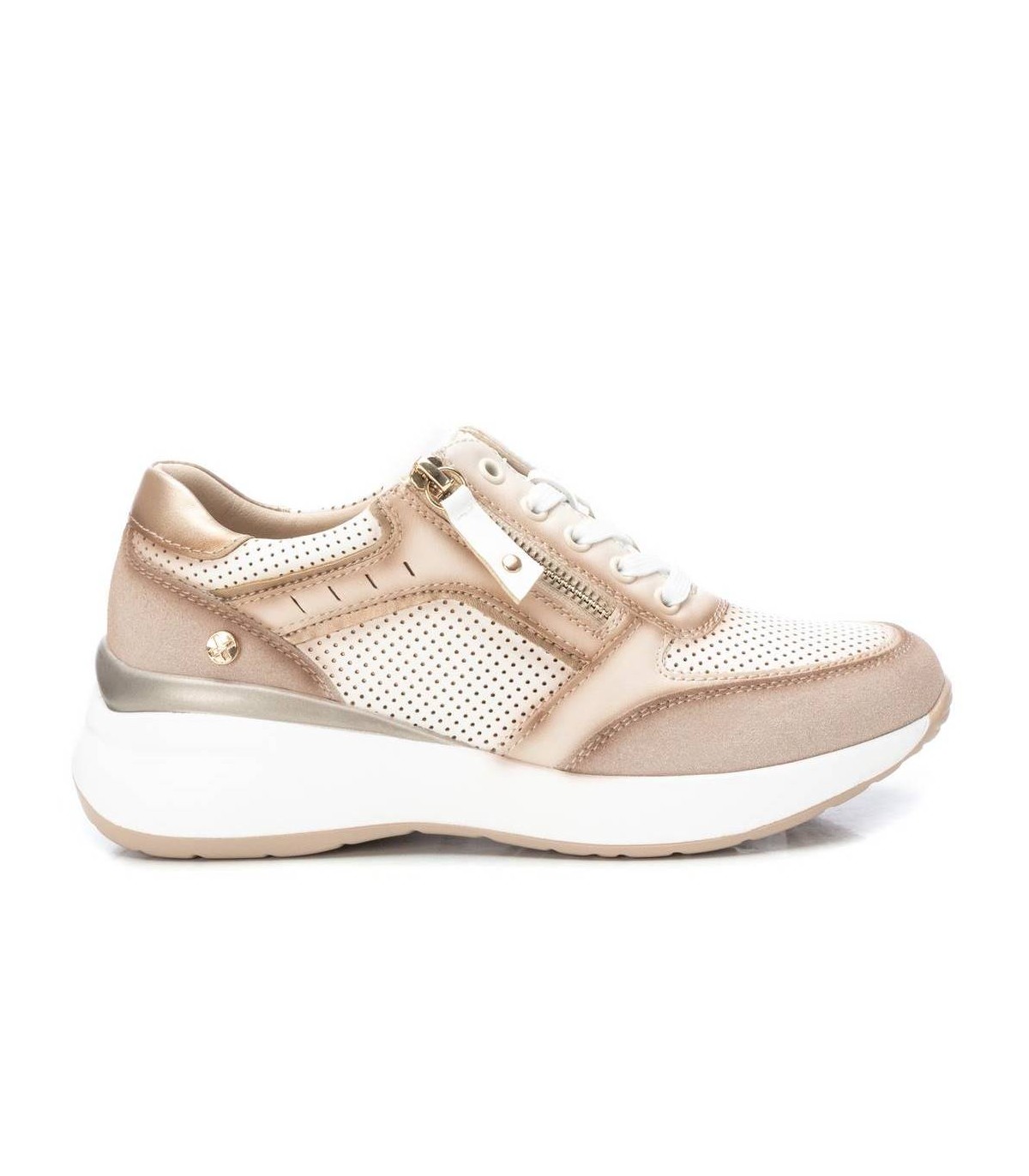 Deportivo mujer Xti 142578 beige ligero y cómodo.