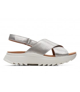 Sandalia plata con plataforma y velcro.