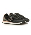 Deportivo negro con cordones