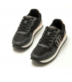 Deportivo negro con cordones