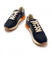 Deportivo hombre marino con cordones
