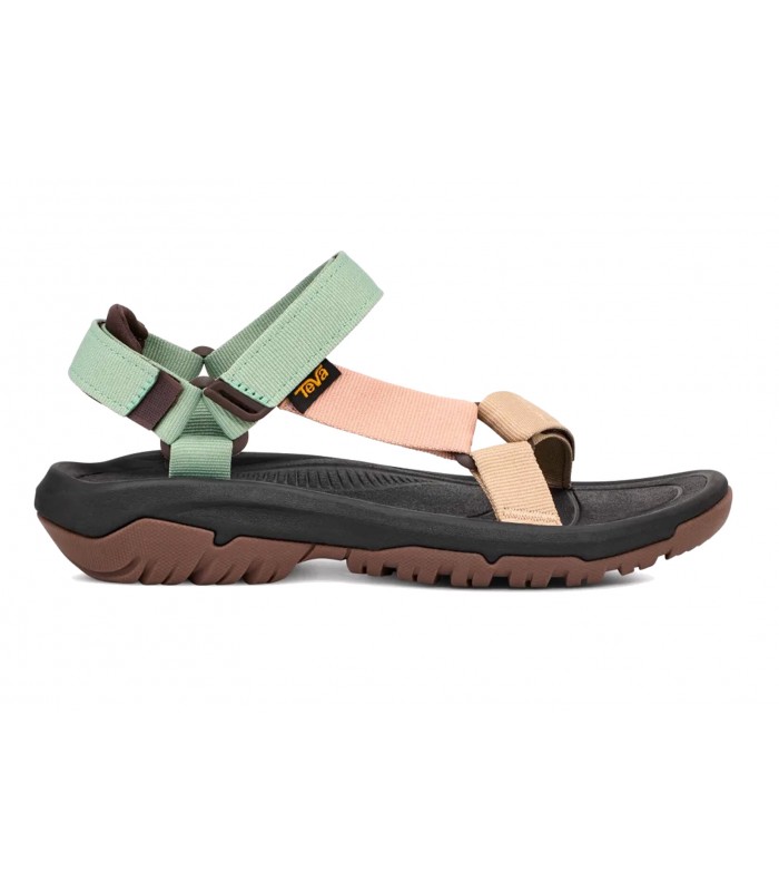 Sandalias en tonos combinados tipo sport