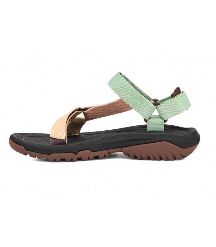 Sandalias en tonos combinados tipo sport