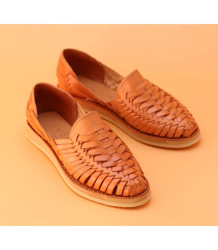 Huaraches en piel trenzada de color cuero