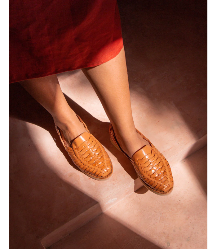 Huaraches en piel trenzada de color cuero