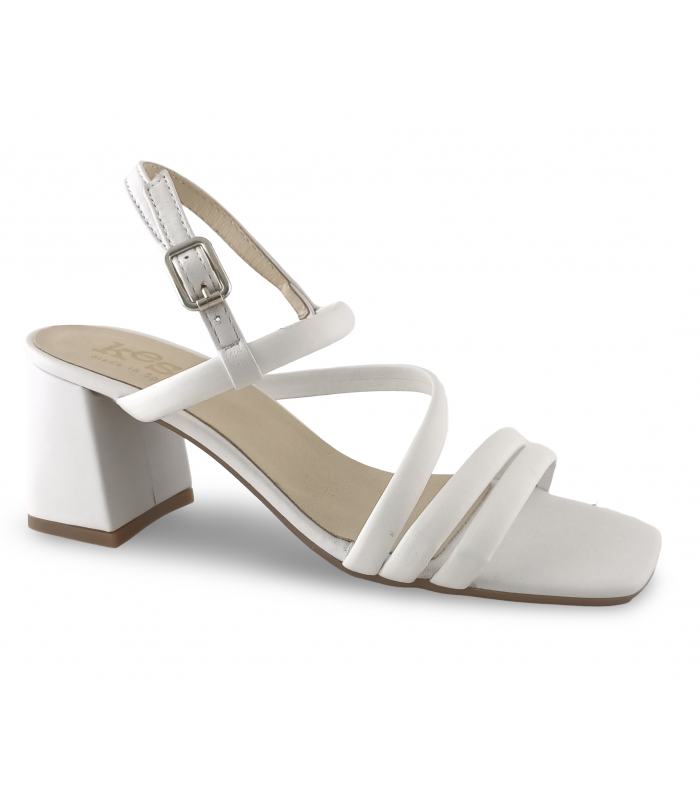 Sandalias en piel blanca de tacón