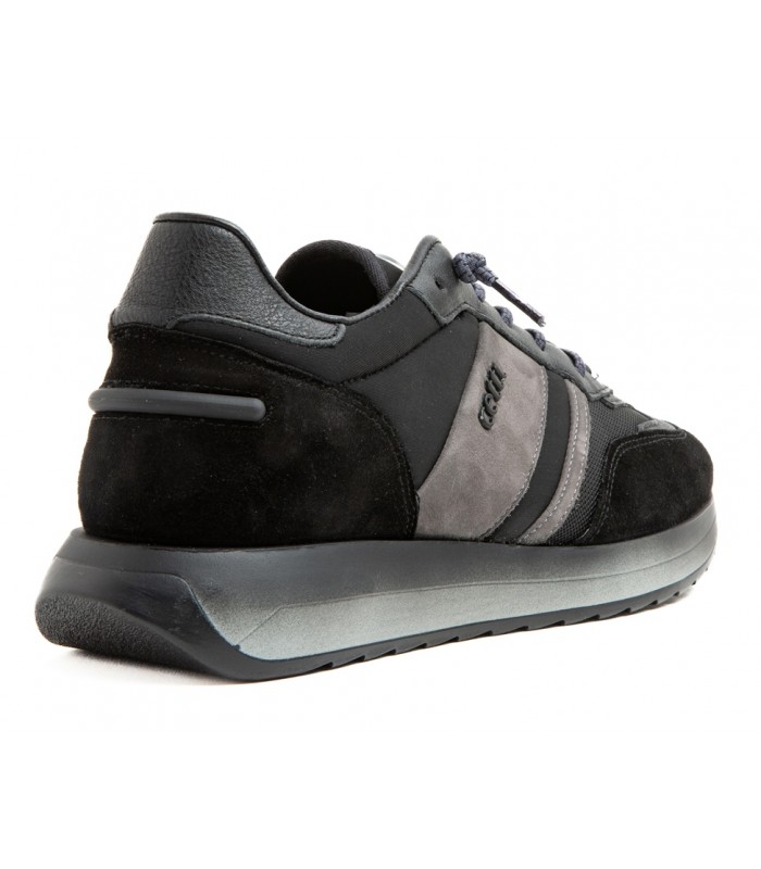 Deportivo de piel para hombre con cordones.