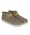 Zapatos caqui estilo Wallaby. Piel serraje, cordones mostaza.