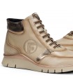 Botines con cordones elásticos en color hielo.