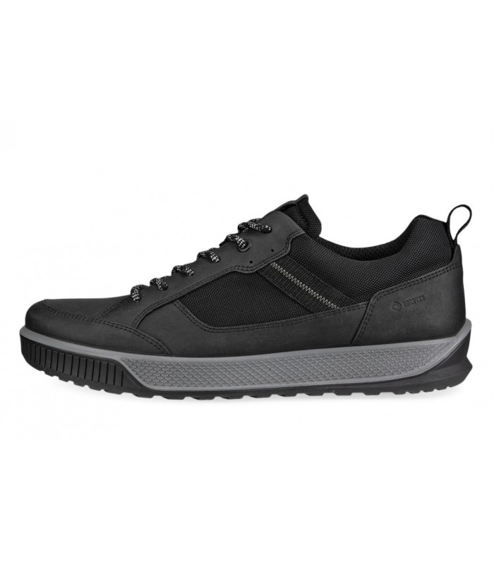 Deportivo de cordones color negro