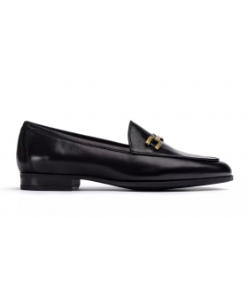 Zapato mocasín para mujer con estribo en la pala