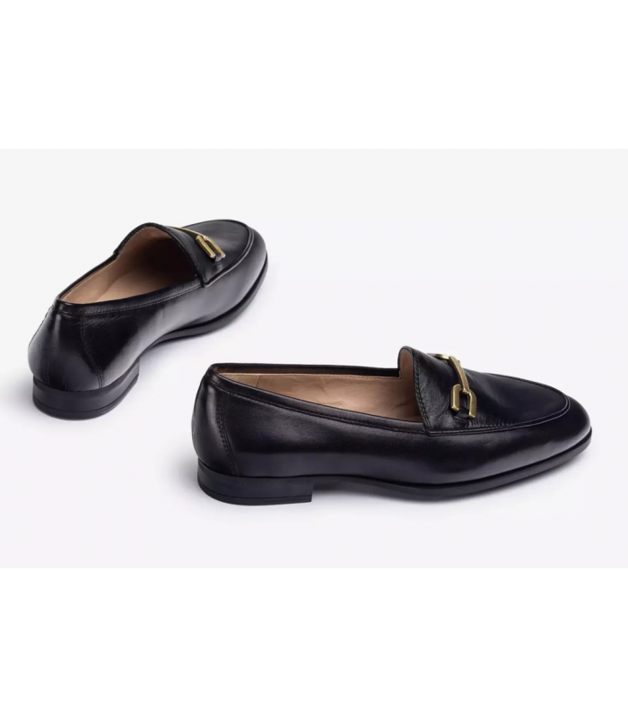 Zapato mocasín para mujer con estribo en la pala