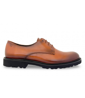 Zapato de cordones en color brandy.