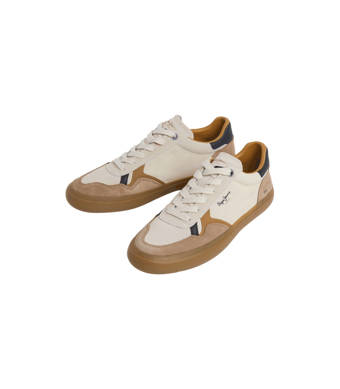 Deportivo en color beige con suela tipo casco
