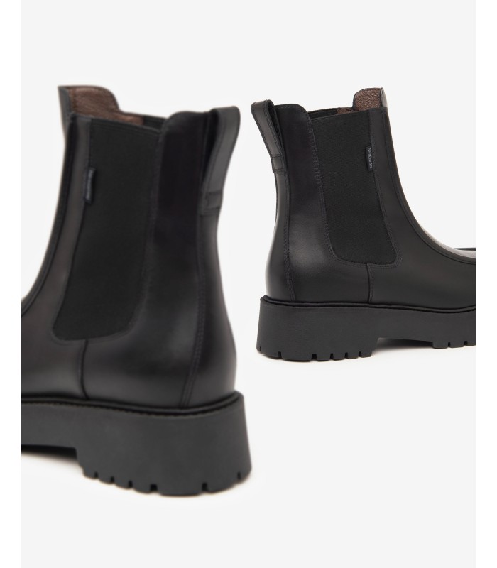 Botines Chelsea con plataforma en piel negra de alta calidad.