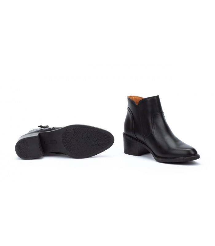 Botín negro con cremallera lateral