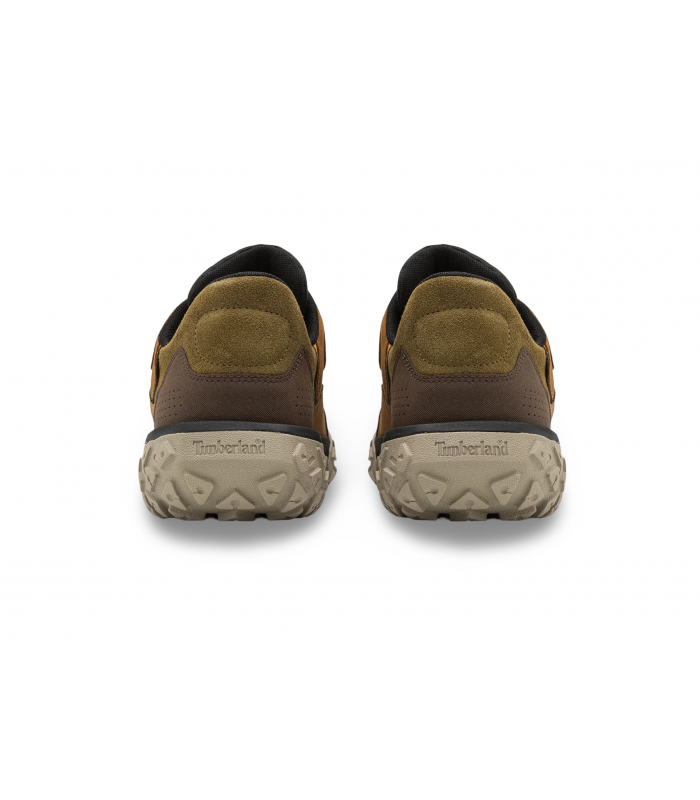 Deportivos marrones con cordones. Piel engrasada.