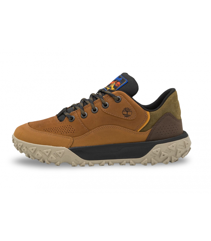 Deportivos marrones con cordones. Piel engrasada.