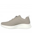 Deportivo Skechers en color taupe con cierre de cordones y suela blanca.