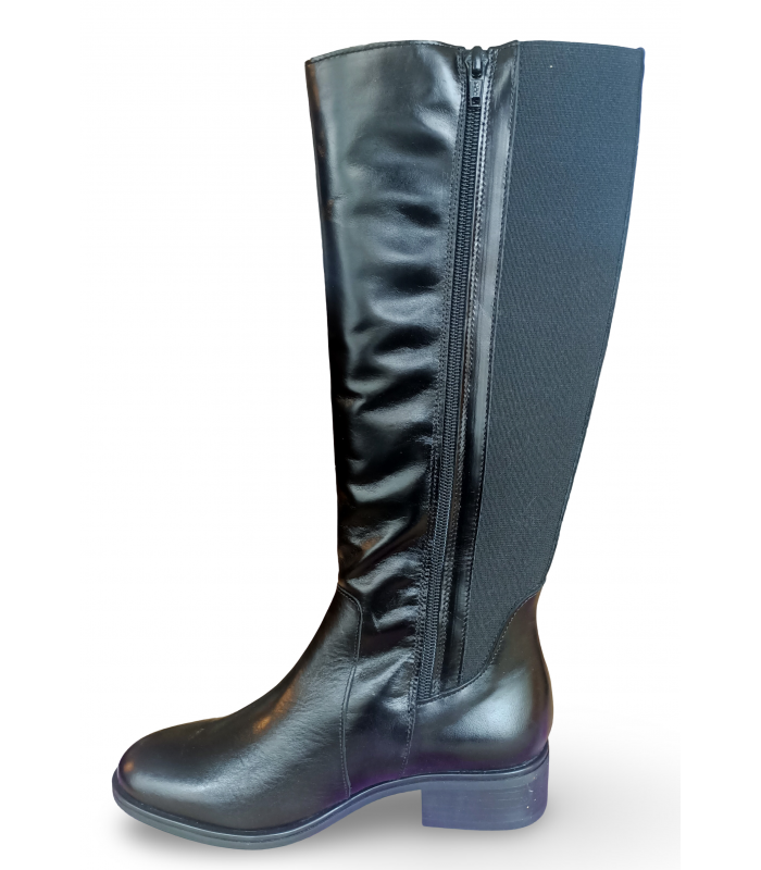 Botas de caña alta con cremallera en negro.