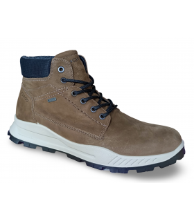 Botines con cordones en color fango.