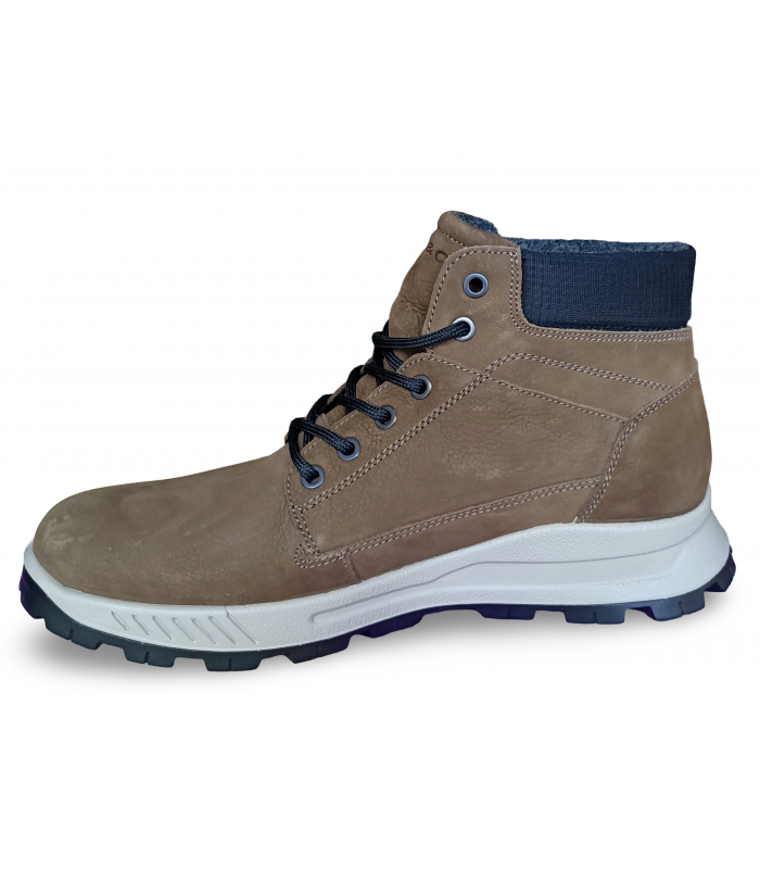 Botines con cordones en color fango.