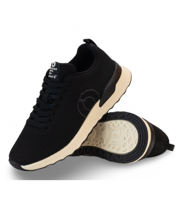 Deportivo de nylon en color negro.