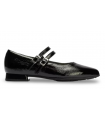 Zapato salón con hebillas.