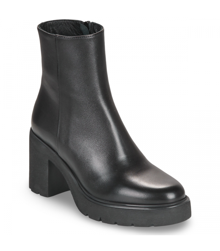 Botines negros con tacón y plataforma. Piel vacuno.