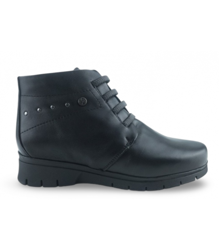 Botines negros con cordones elásticos. Piel natural.