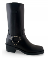 Bota negra con estribo