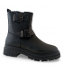 Bota estilo motorista con dos hebillas en negro.