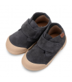 Zapatos con velcro en color antracita.