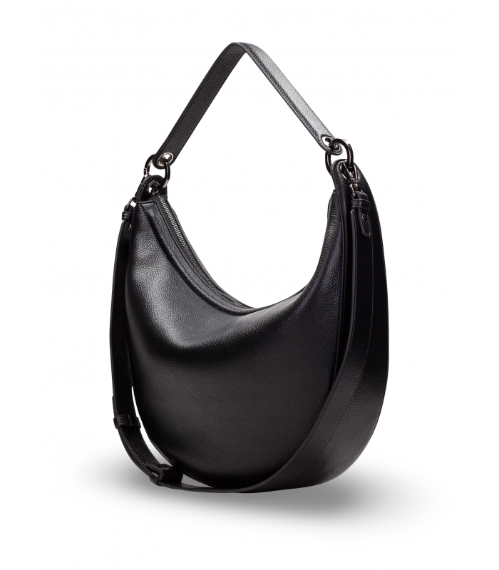 Bolso en forma de medialuna en color negro.