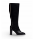 Botas negras de tacón alto. Horma afilada, piel vacuno.