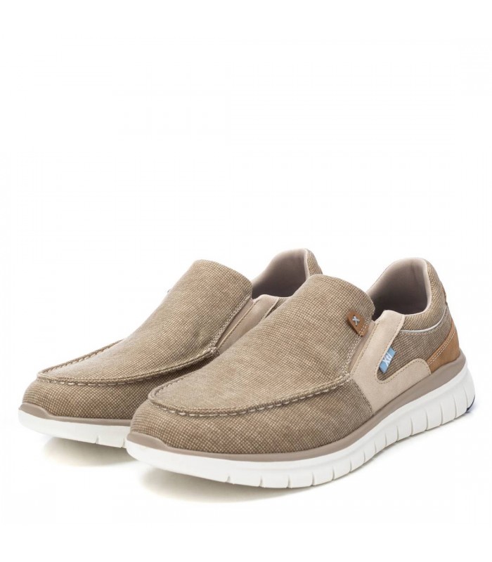 Zapato sin cordones en color beige para caballero XTI 143581