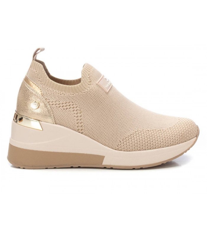 Deportivo estilo calcetín en color beige para señora XTI 143718