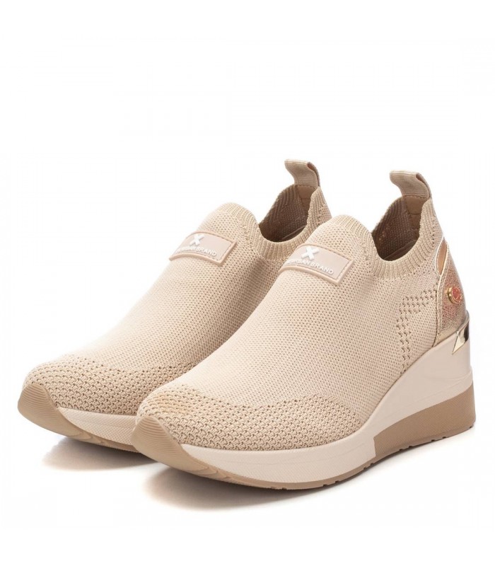 Deportivo estilo calcetín en color beige para señora XTI 143718