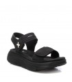 Sandalia de plataforma en color negro para señora XTI 143986