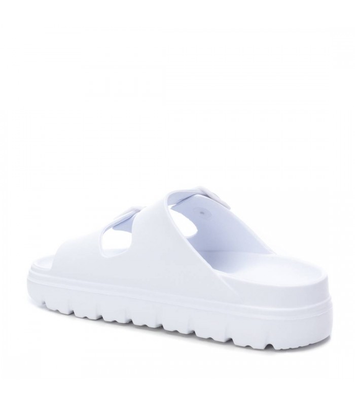 Sandalia de plataforma con dos hebillas en color blanco para señora XTI 142550