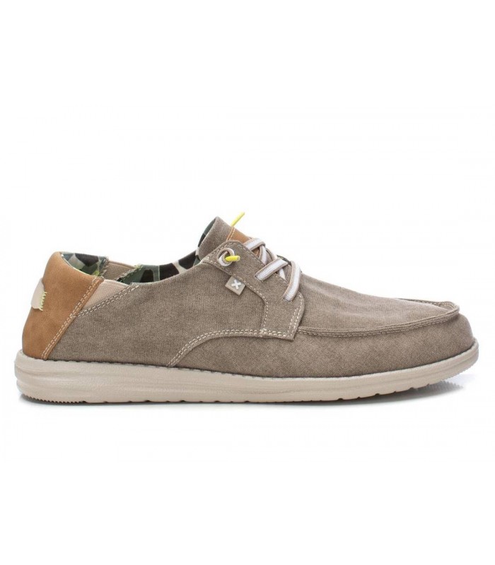 Zapato tipo Náutico en color beige para caballero XTI 144046