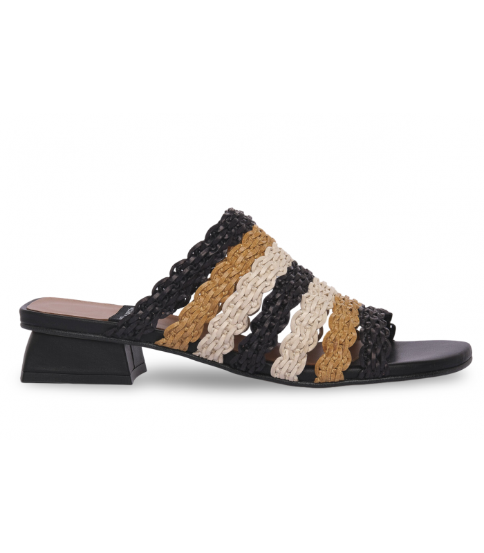Sandalia trenzada para mujer en hielo, camel y negro Angel Alarcón 25115