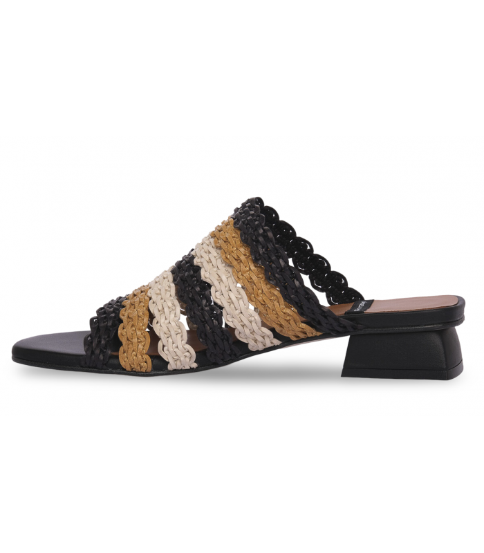 Sandalia trenzada para mujer en hielo, camel y negro Angel Alarcón 25115