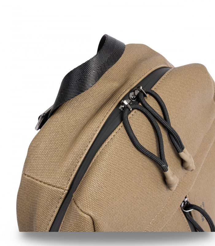 Mochila urbana color taupe Matias Salva 00021015