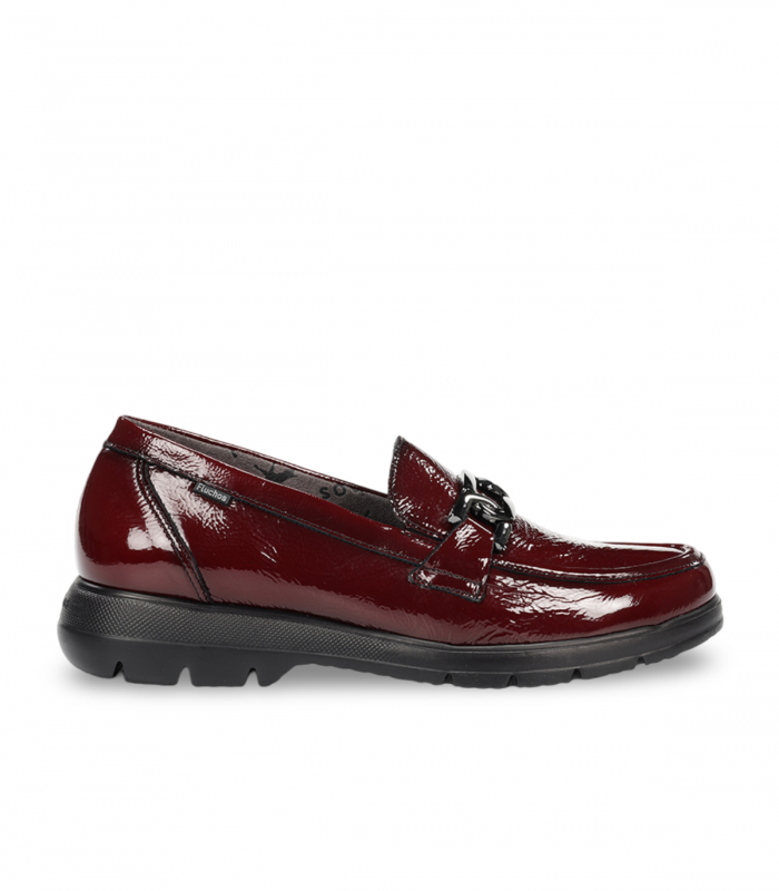 Fluchos F1794 burdeos. Mocasín tipo slip on en charol burdeos para looks diarios con estilo