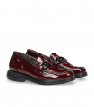 Fluchos F1794 burdeos. Mocasín tipo slip on en charol burdeos para looks diarios con estilo