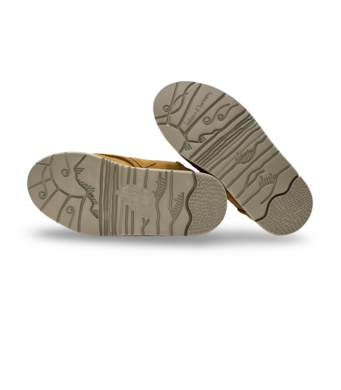 Satorisan Uwabaki Clog Suede Mid Brown. Zueco casual de piel marrón con interior cálido ideal para casa o calle