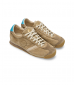 Satorisan Stardust Suede Faded Chesnut. Sneaker básica de serraje marrón claro con suela flexible y look neutro