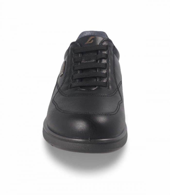 Zapatos clásicos con cordones elásticos.