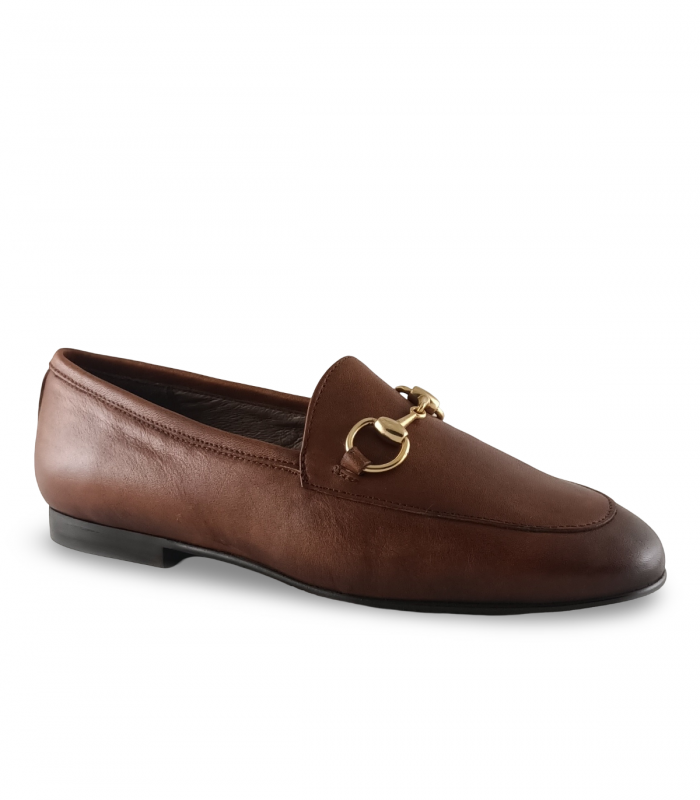 Mocasín con estribo en color cuero